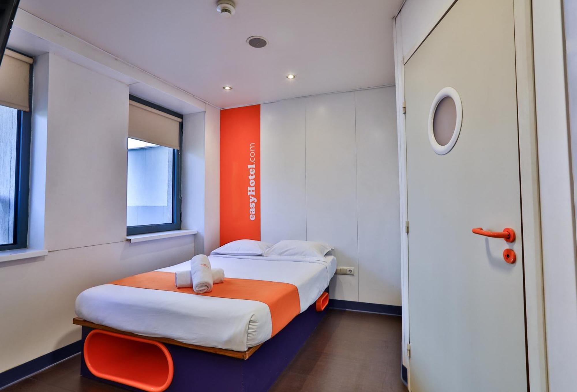 Easyhotel Sofia — Photos 3